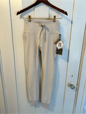 Avalanche Women’s Neutral Beige Jogger Sweatpants